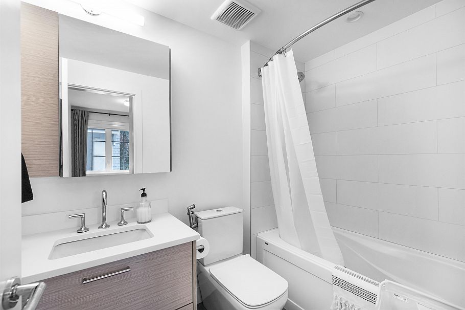 5 1133 Ridgewood Drive North Vancouver, BC - 25