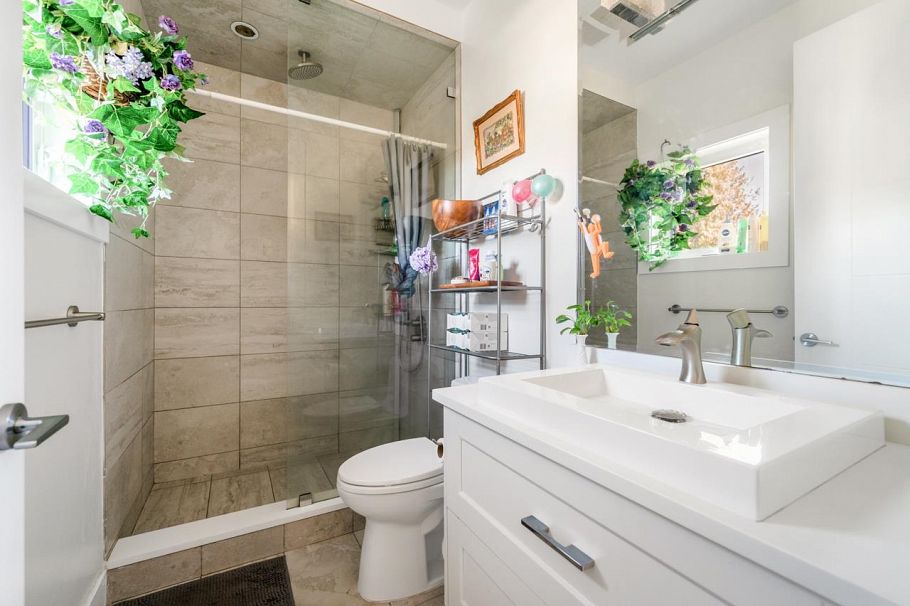 2020 Carson Court North Vancouver, BC - 20