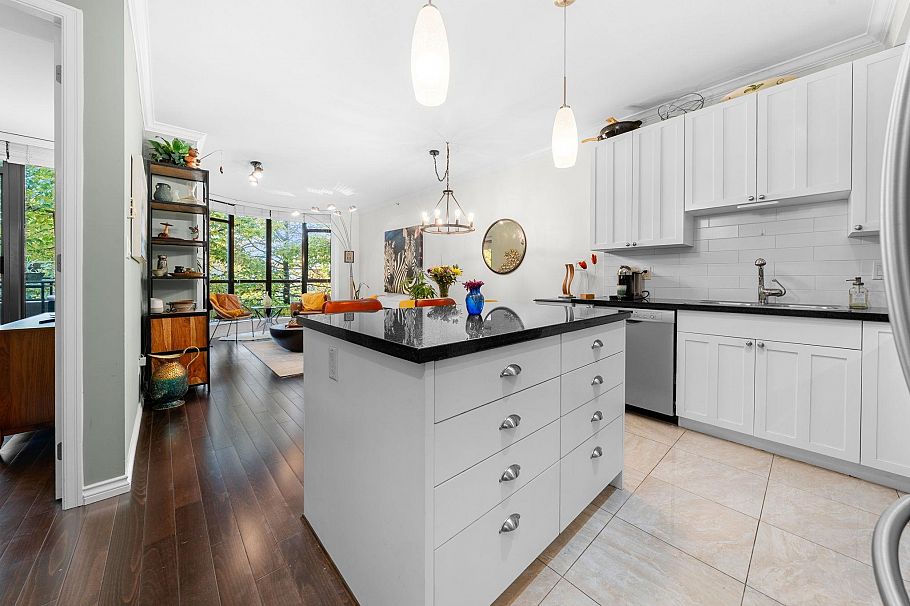 314 170 W 1st Street North Vancouver, BC - 10