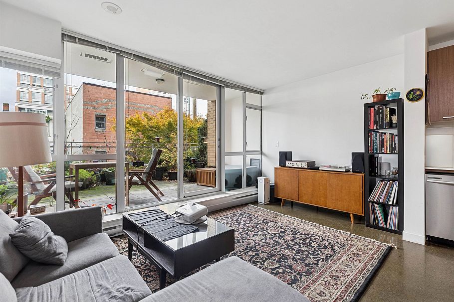 309 221 Union Street Vancouver, BC - 2