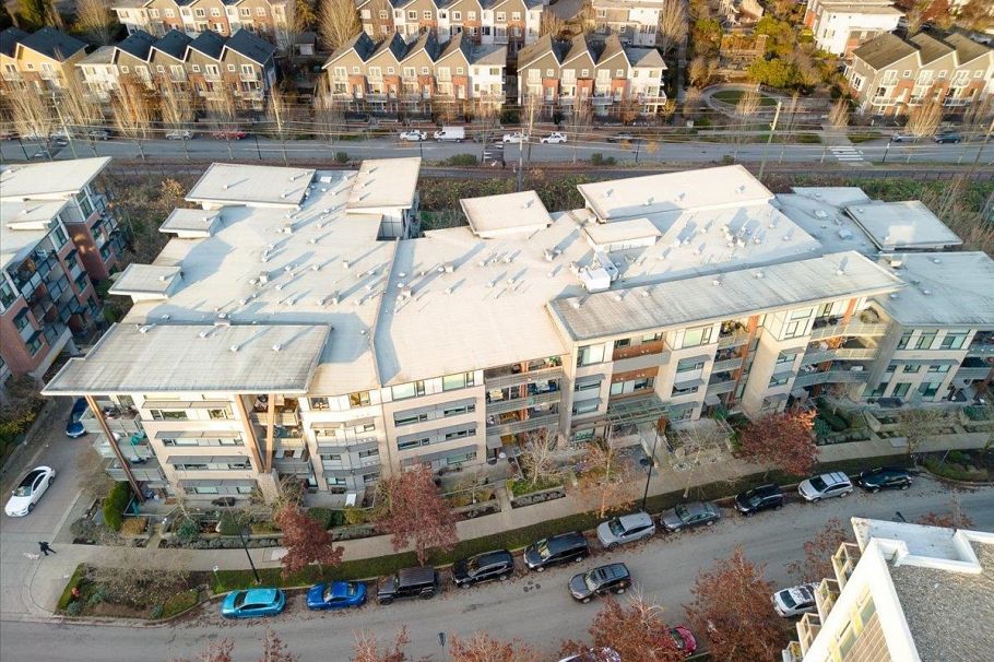 412 3163 Riverwalk Avenue Vancouver, BC - 2