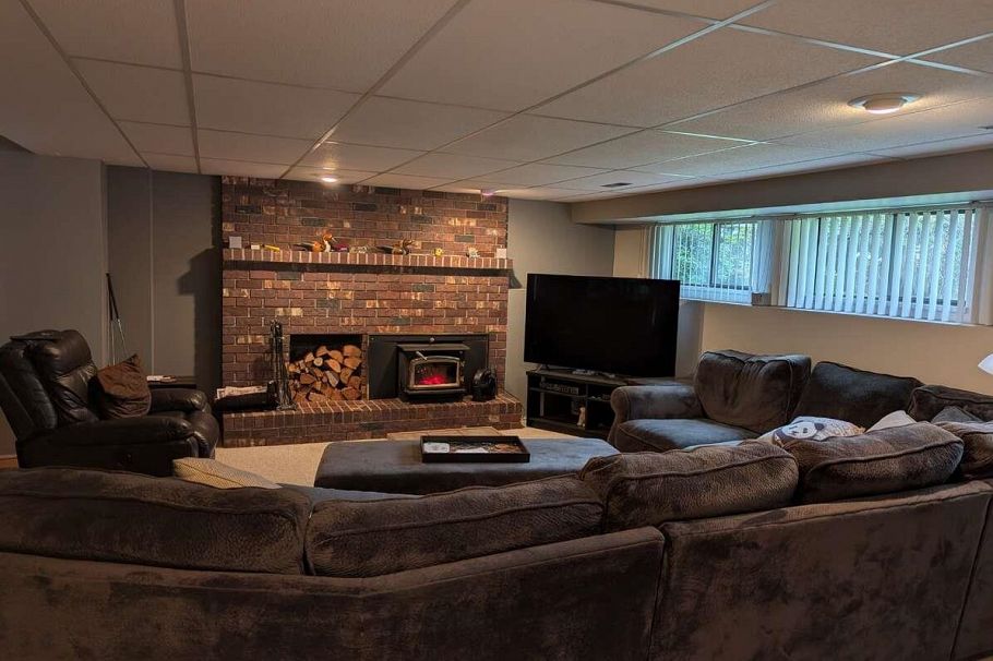 1498 Chamberlain Drive North Vancouver, BC - 24