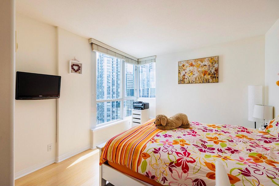 2201 1328 W Pender Street Vancouver, BC - 13