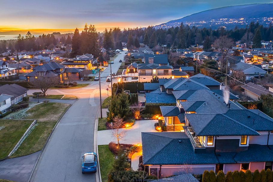 4090 Sunnycrest Drive North Vancouver, BC - 4