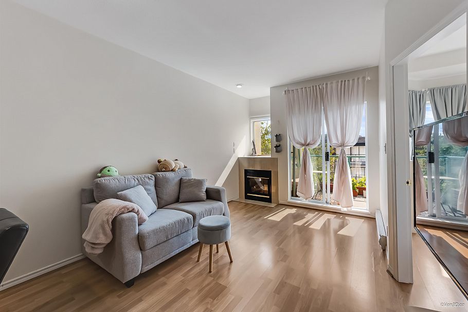 104 177 W 5th Street North Vancouver, BC - 3