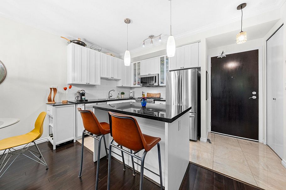 314 170 W 1st Street North Vancouver, BC - 11