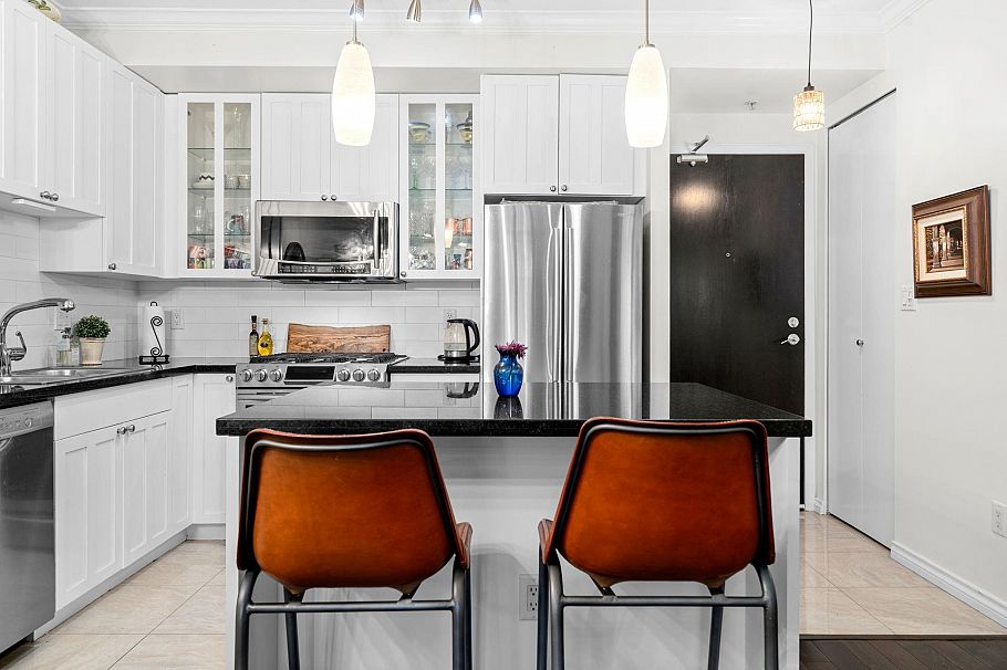 314 170 W 1st Street North Vancouver, BC - 12