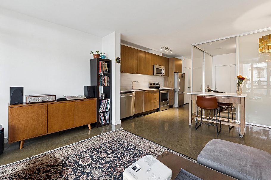 309 221 Union Street Vancouver, BC - 6