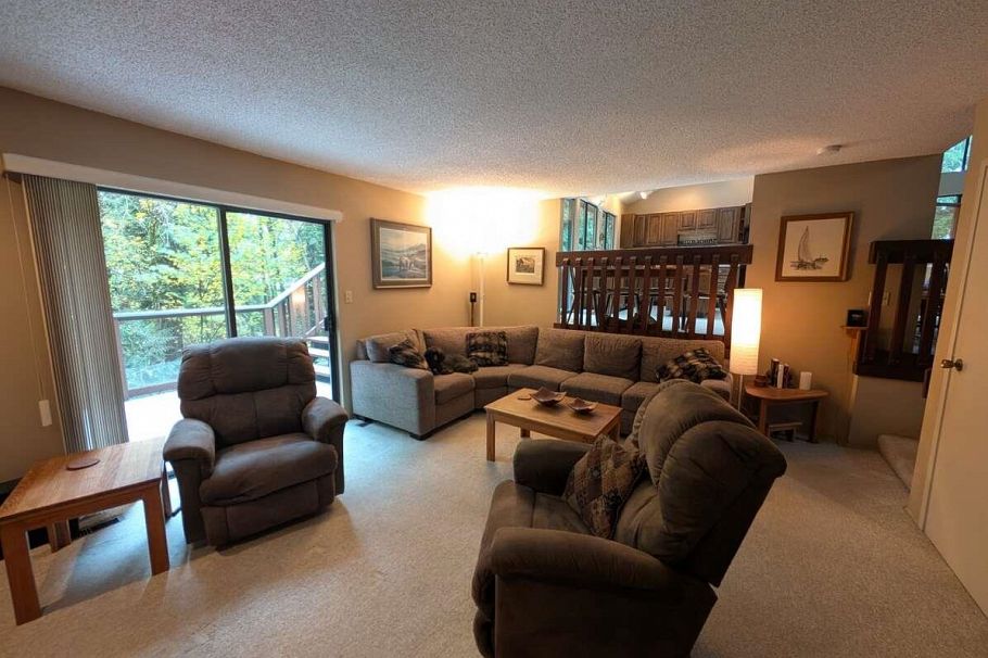 1498 Chamberlain Drive North Vancouver, BC - 11