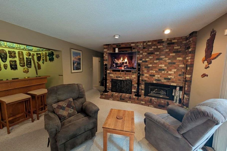 1498 Chamberlain Drive North Vancouver, BC - 12