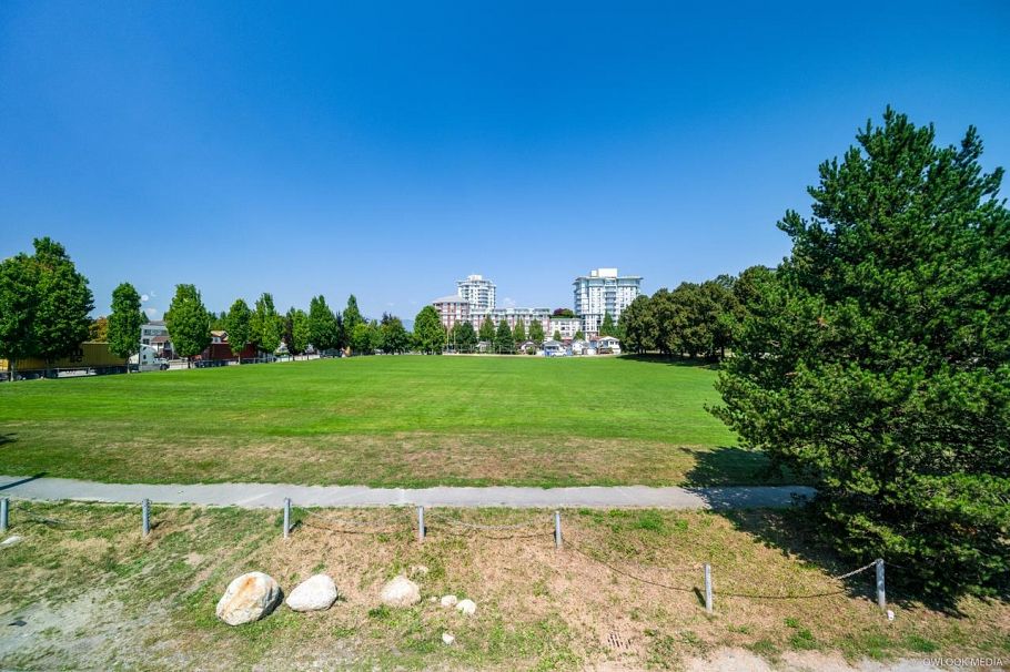 1421 E 27th Avenue Vancouver, BC - 25