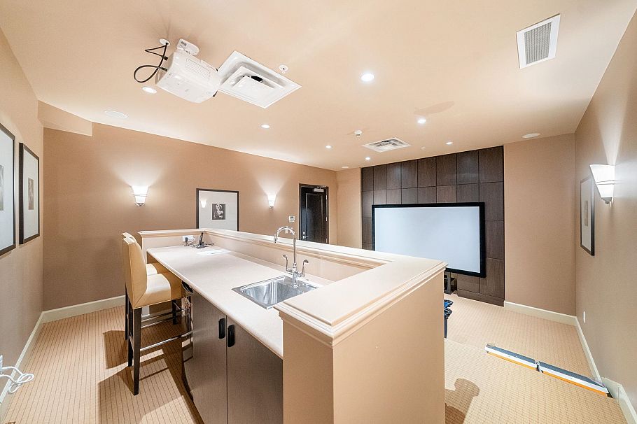 314 170 W 1st Street North Vancouver, BC - 34