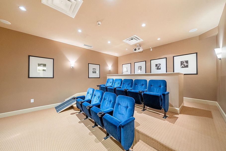 314 170 W 1st Street North Vancouver, BC - 33