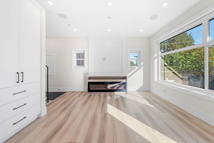 4318 Nanaimo Street Vancouver, BC - 4