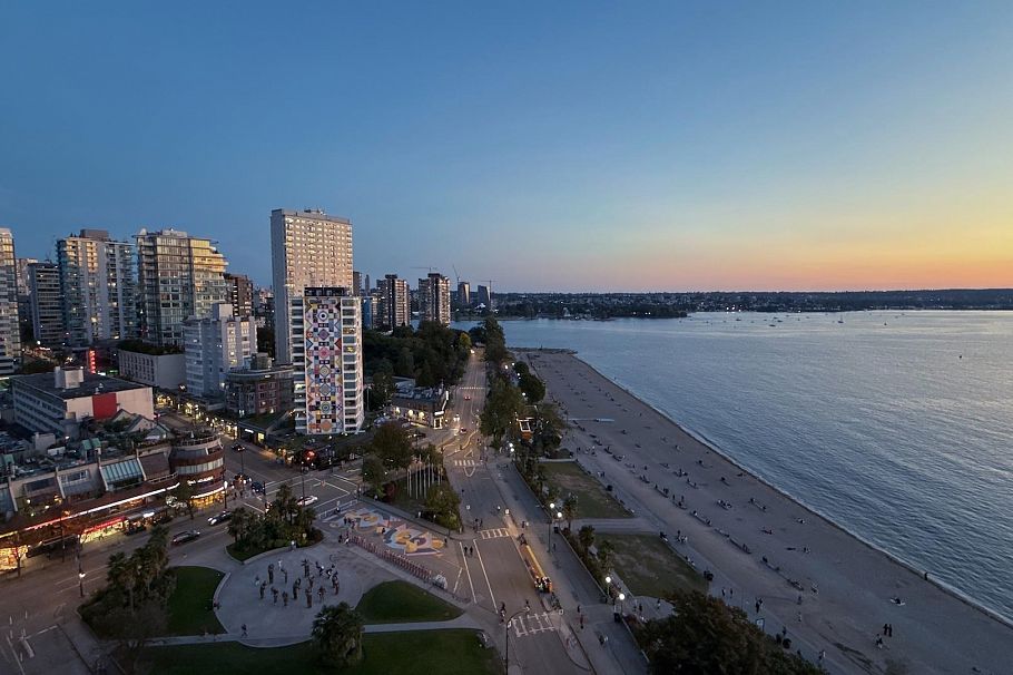 17 1861 Beach Avenue Vancouver, BC - 4