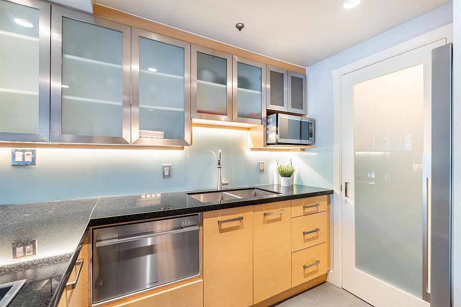 204 1551 Mariner Walk Vancouver, BC - 9