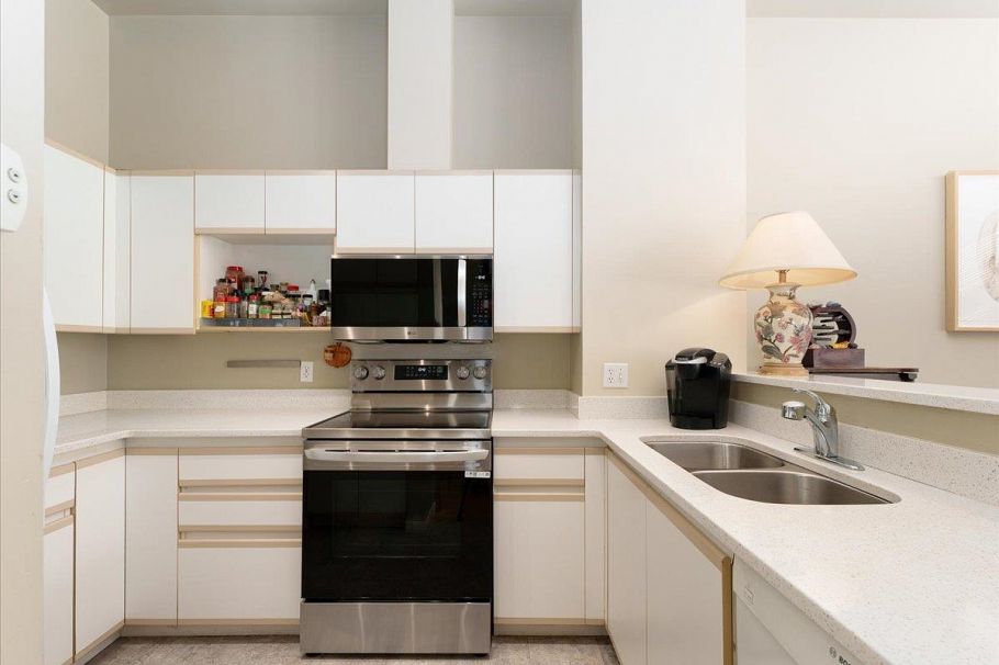 5 3588 Whitney Place Vancouver, BC - 10