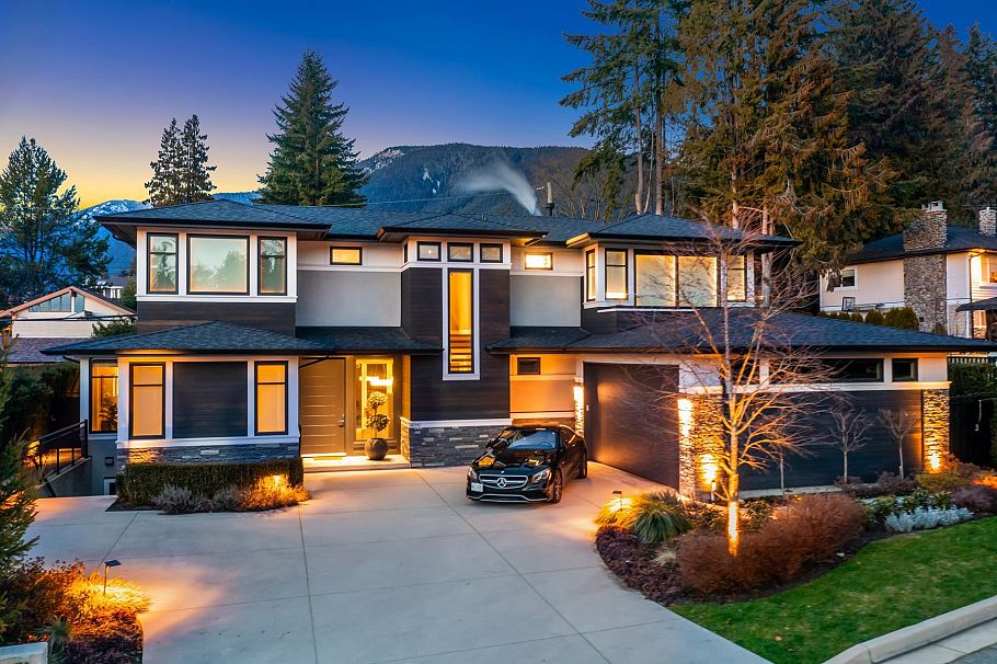 4090 Sunnycrest Drive North Vancouver, BC - 1
