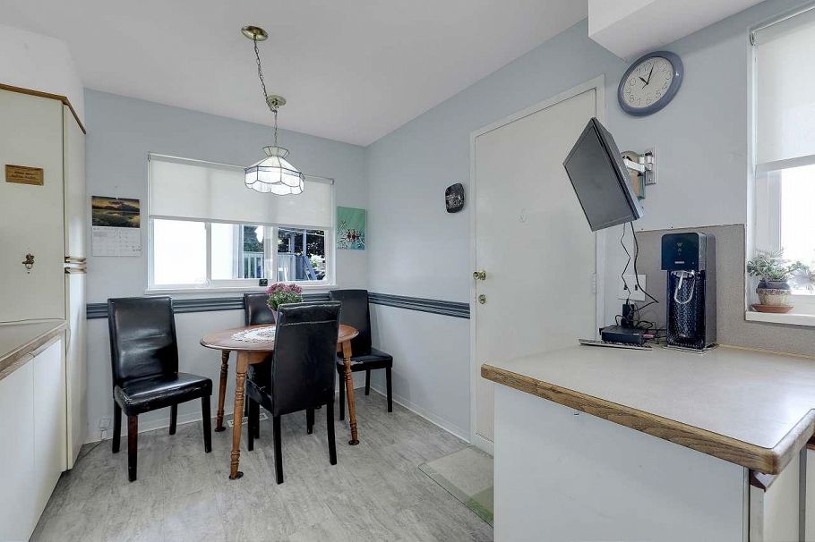 203 E 26th Street North Vancouver, BC - 8