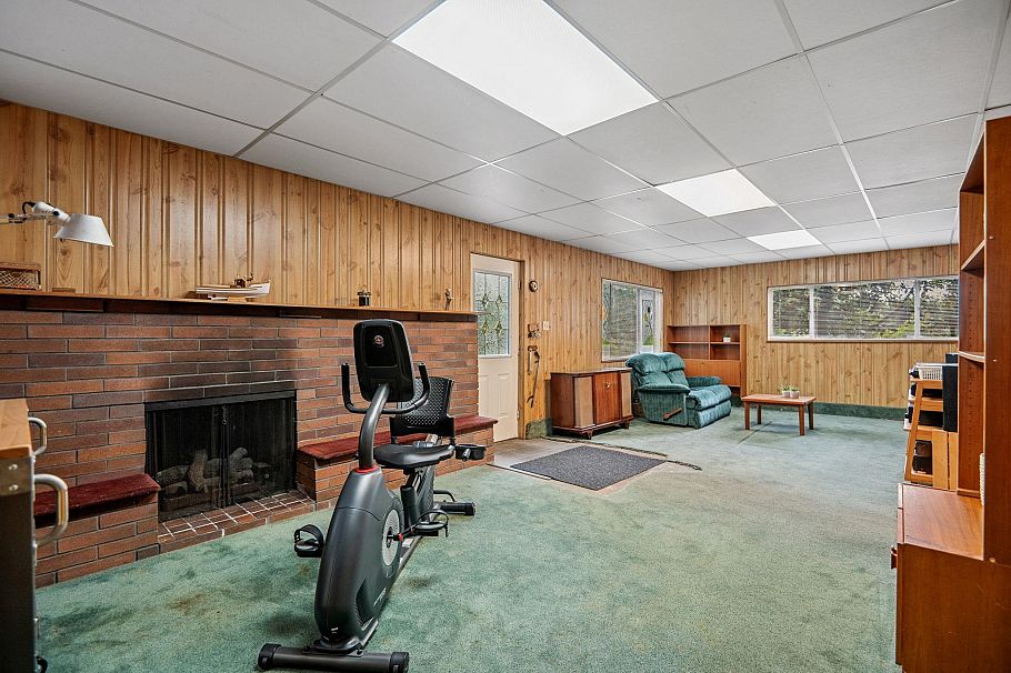 1089 Kilmer Road North Vancouver, BC - 25