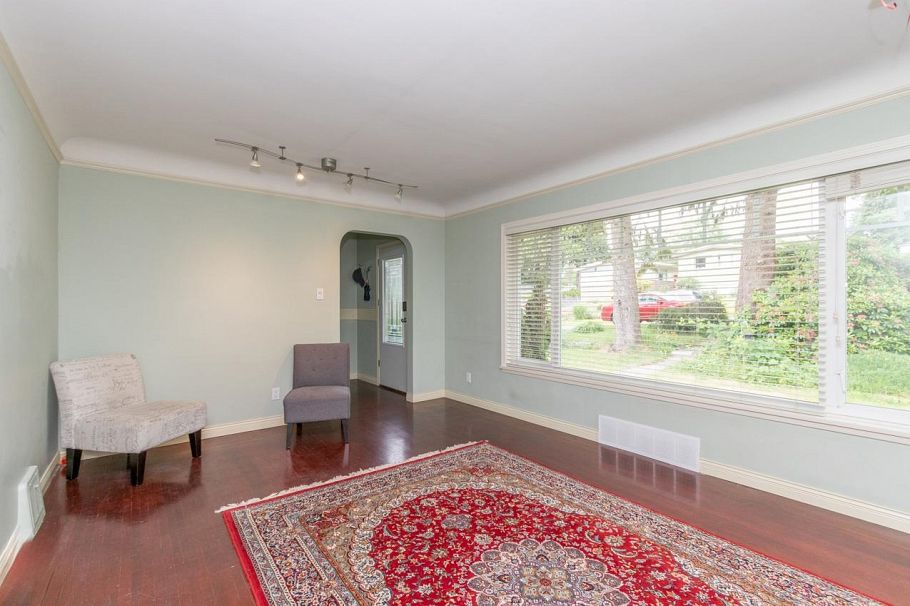 341 W 24th Street North Vancouver, BC - 10