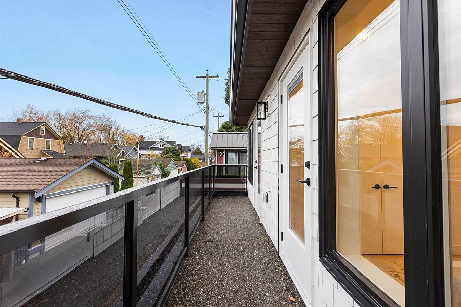 2609 Dundas Street Vancouver, BC - 17