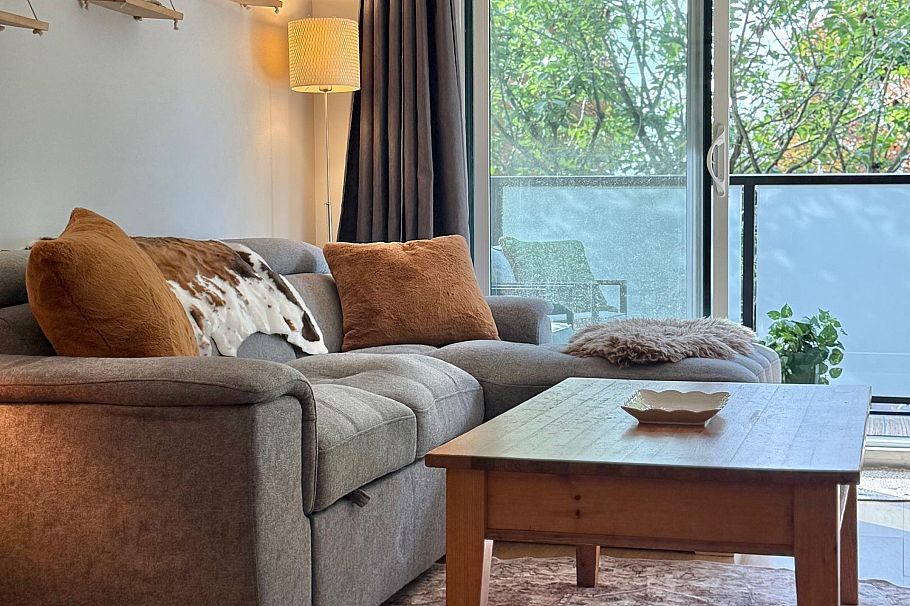 208 1516 Charles Street Vancouver, BC - 4