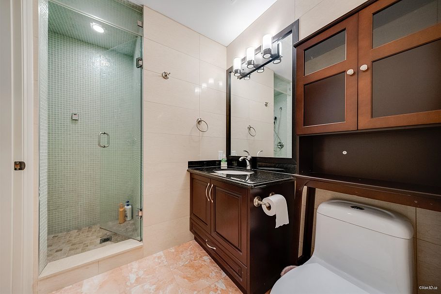 6633 Neal Street Vancouver, BC - 30