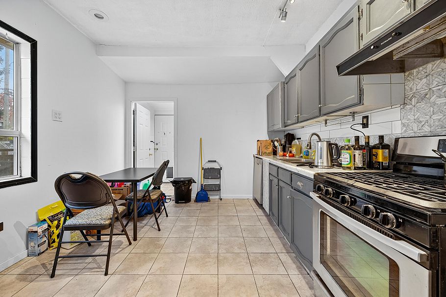 3838 Inverness Street Vancouver, BC - 8