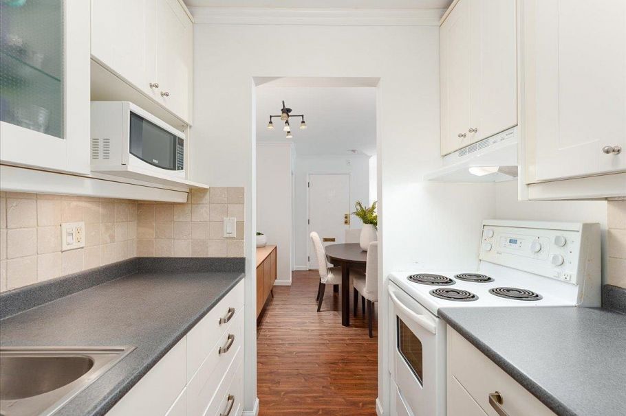 301 155 E 5th Street North Vancouver, BC - 13