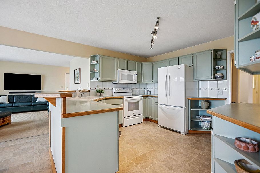 1089 Kilmer Road North Vancouver, BC - 10