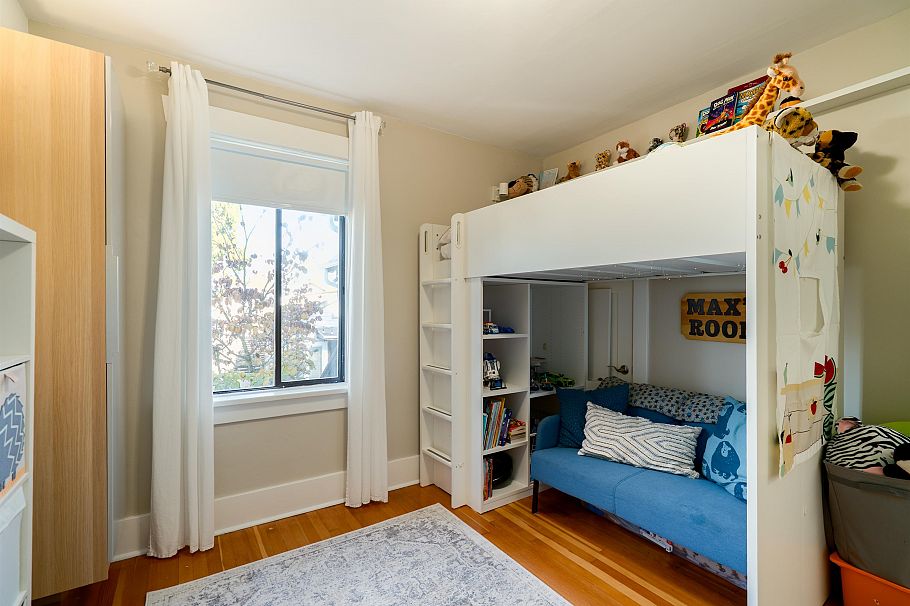 2267 Napier Street Vancouver, BC - 11