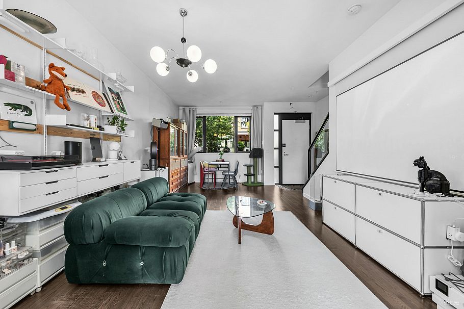 6426 Ash Street Vancouver, BC - 2