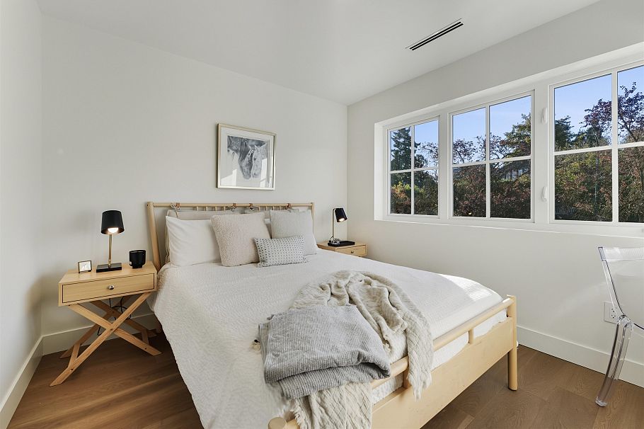 1759 W 16th Avenue Vancouver, BC - 25