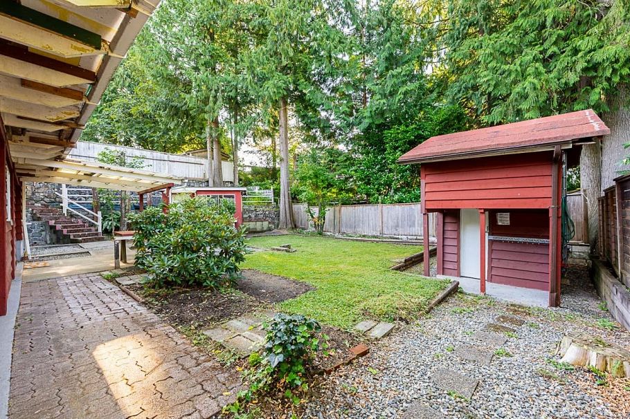 723 Handsworth Road North Vancouver, BC - 30