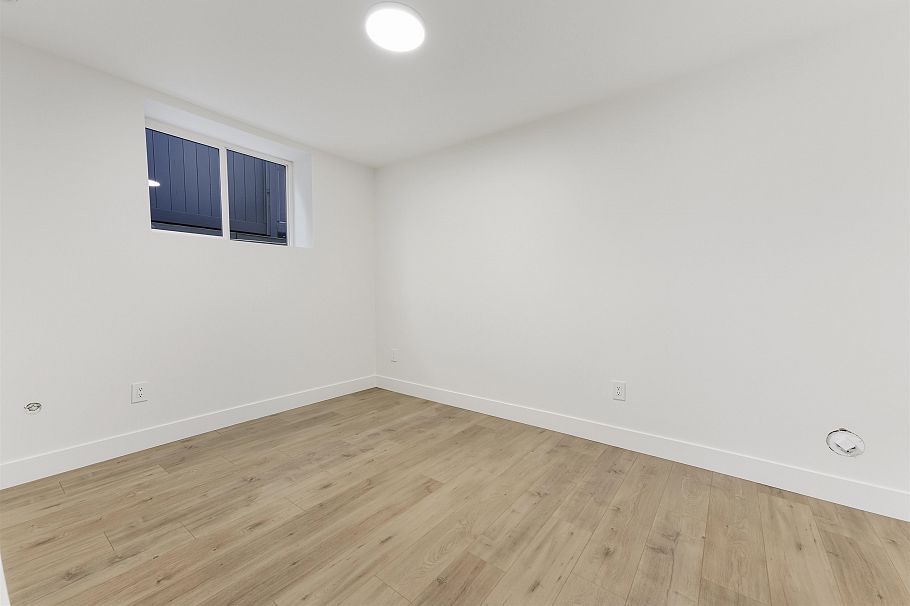 1759 W 16th Avenue Vancouver, BC - 35