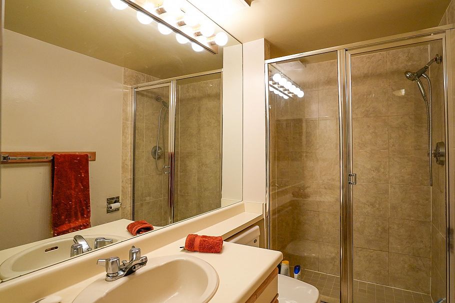 101 1845 Robson Street Vancouver, BC - 12