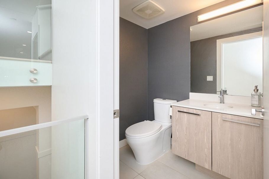 30 3597 Malsum Drive North Vancouver, BC - 19