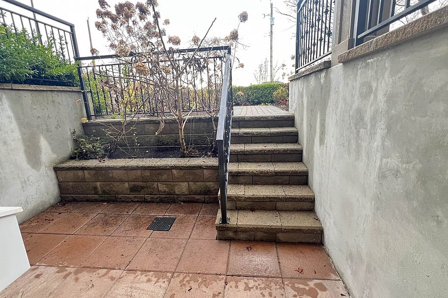 320 E Keith Road North Vancouver, BC - 39