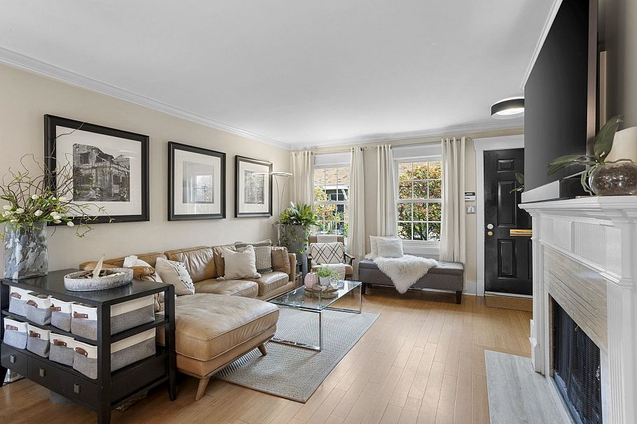 1365 W 7th Avenue Vancouver, BC - 3