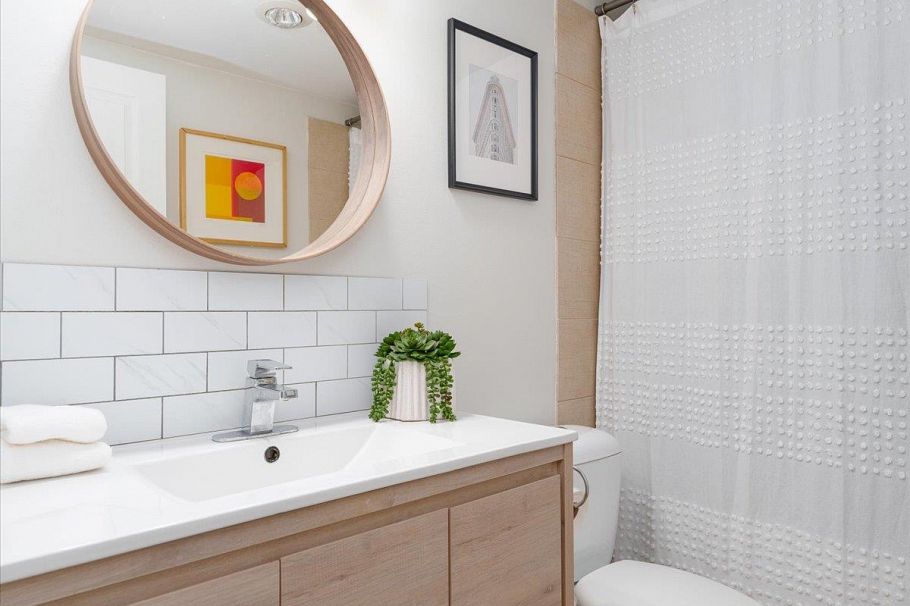 301 155 E 5th Street North Vancouver, BC - 22