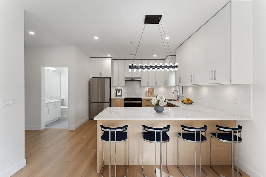 842 St. Denis Avenue North Vancouver, BC - 6