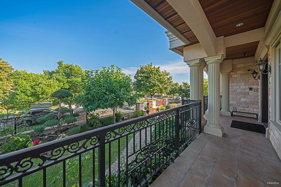 6633 Neal Street Vancouver, BC - 25