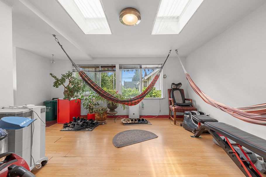 7429 Fraser Street Vancouver, BC - 8