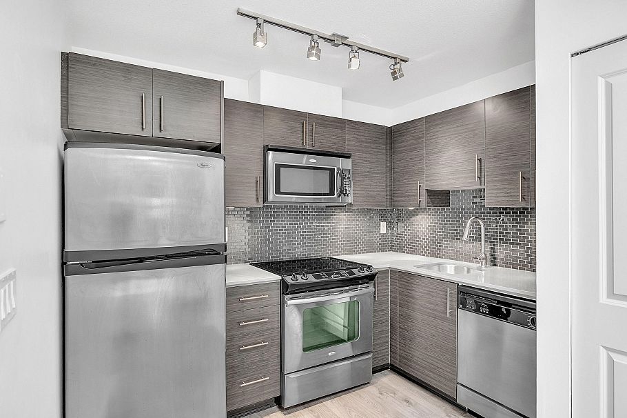 PH3 1533 E 8th Avenue Vancouver, BC - 4