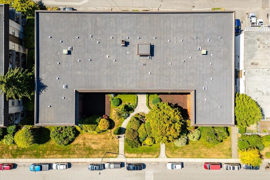 301 155 E 5th Street North Vancouver, BC - 34