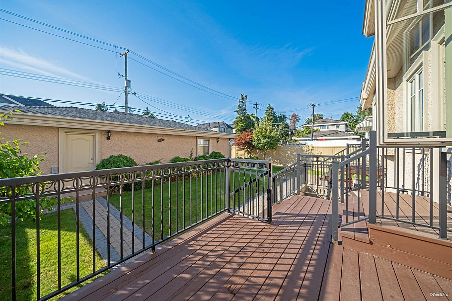 6633 Neal Street Vancouver, BC - 26