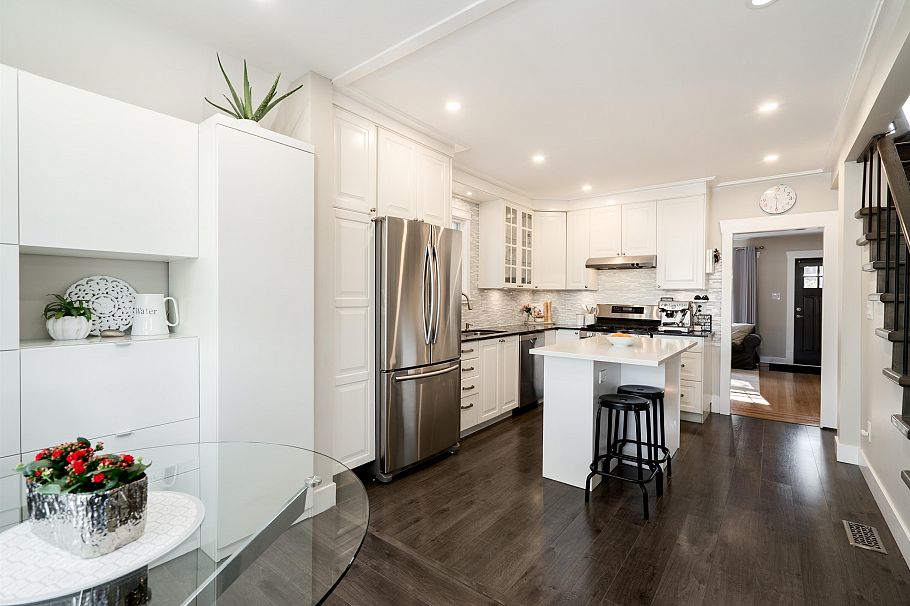 2267 Napier Street Vancouver, BC - 16