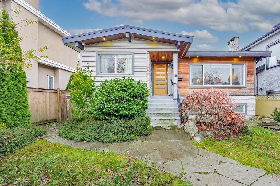 778 E 52nd Avenue Vancouver, BC - 1