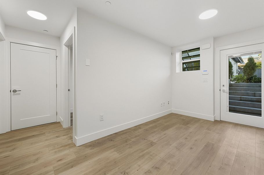 1759 W 16th Avenue Vancouver, BC - 33